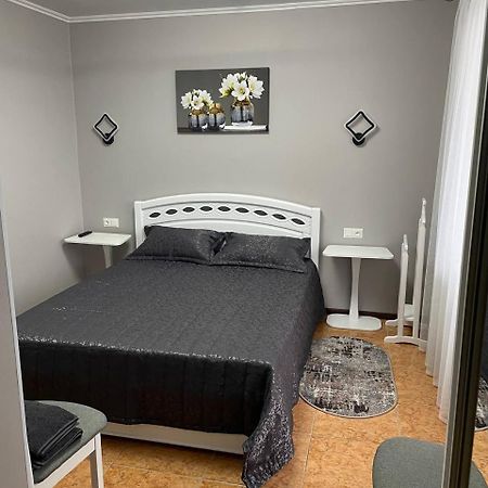 Золотий Лев Hotell Zvenyhorodka Exteriör bild