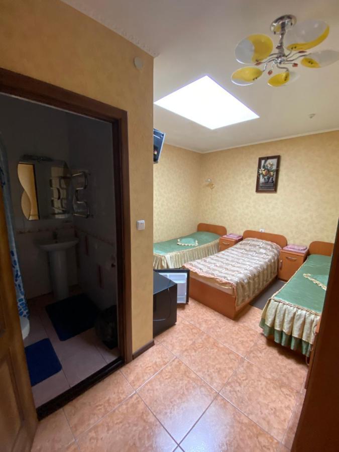 Золотий Лев Hotell Zvenyhorodka Exteriör bild