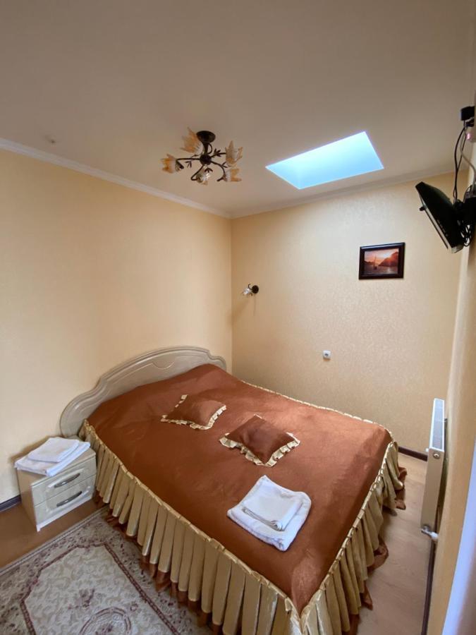 Золотий Лев Hotell Zvenyhorodka Exteriör bild