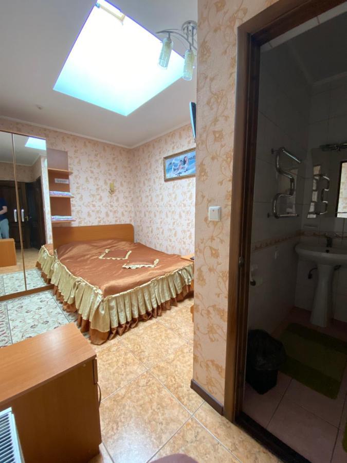 Золотий Лев Hotell Zvenyhorodka Exteriör bild